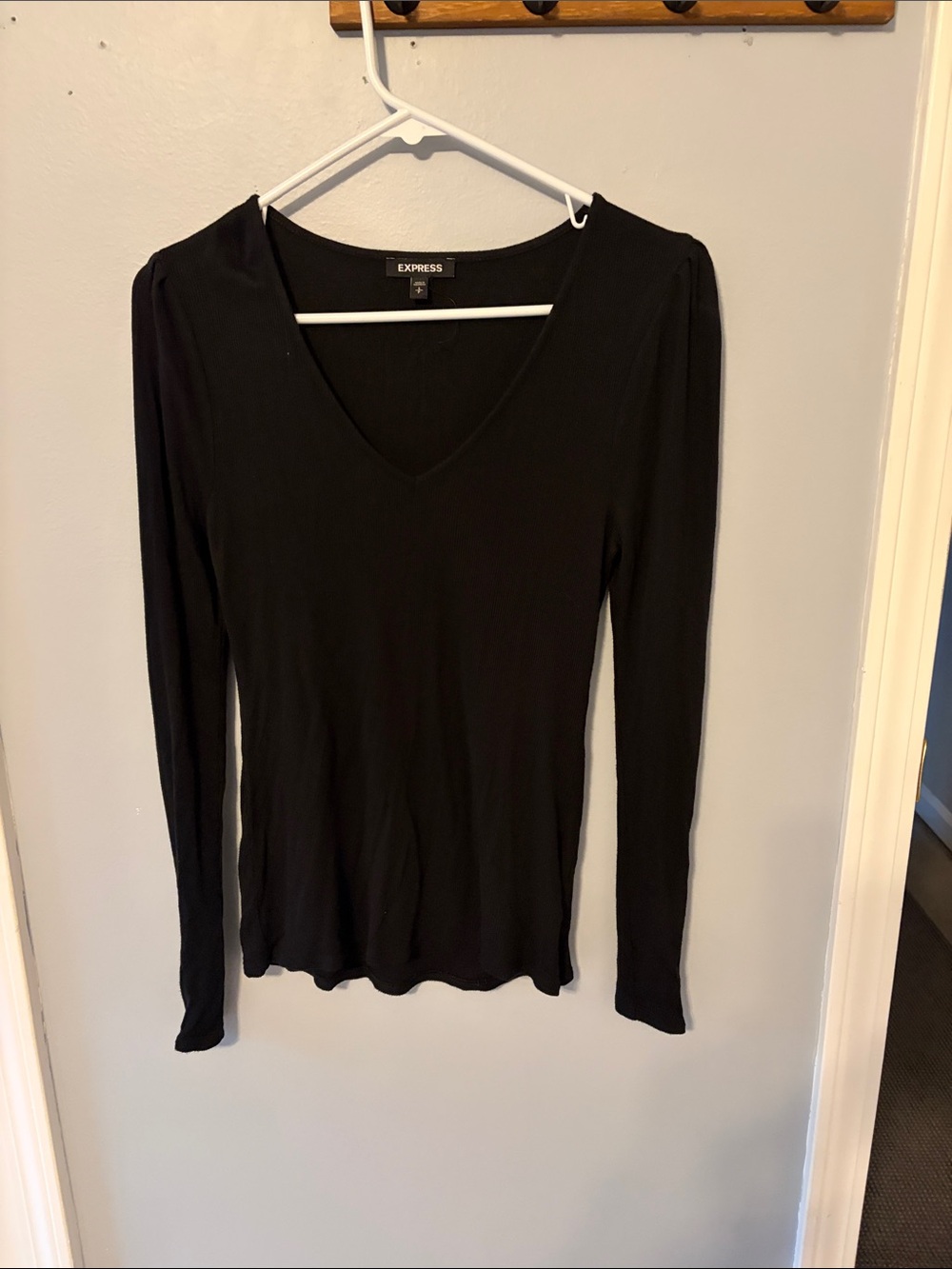Express Black V-Neck Long Sleeve Tee